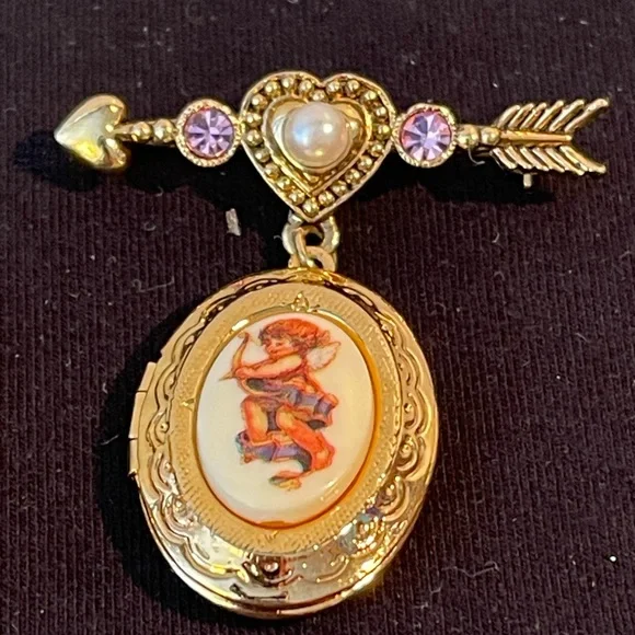 Vintage Avon Brooches Cameo and Cherub - Picture 4 of 11